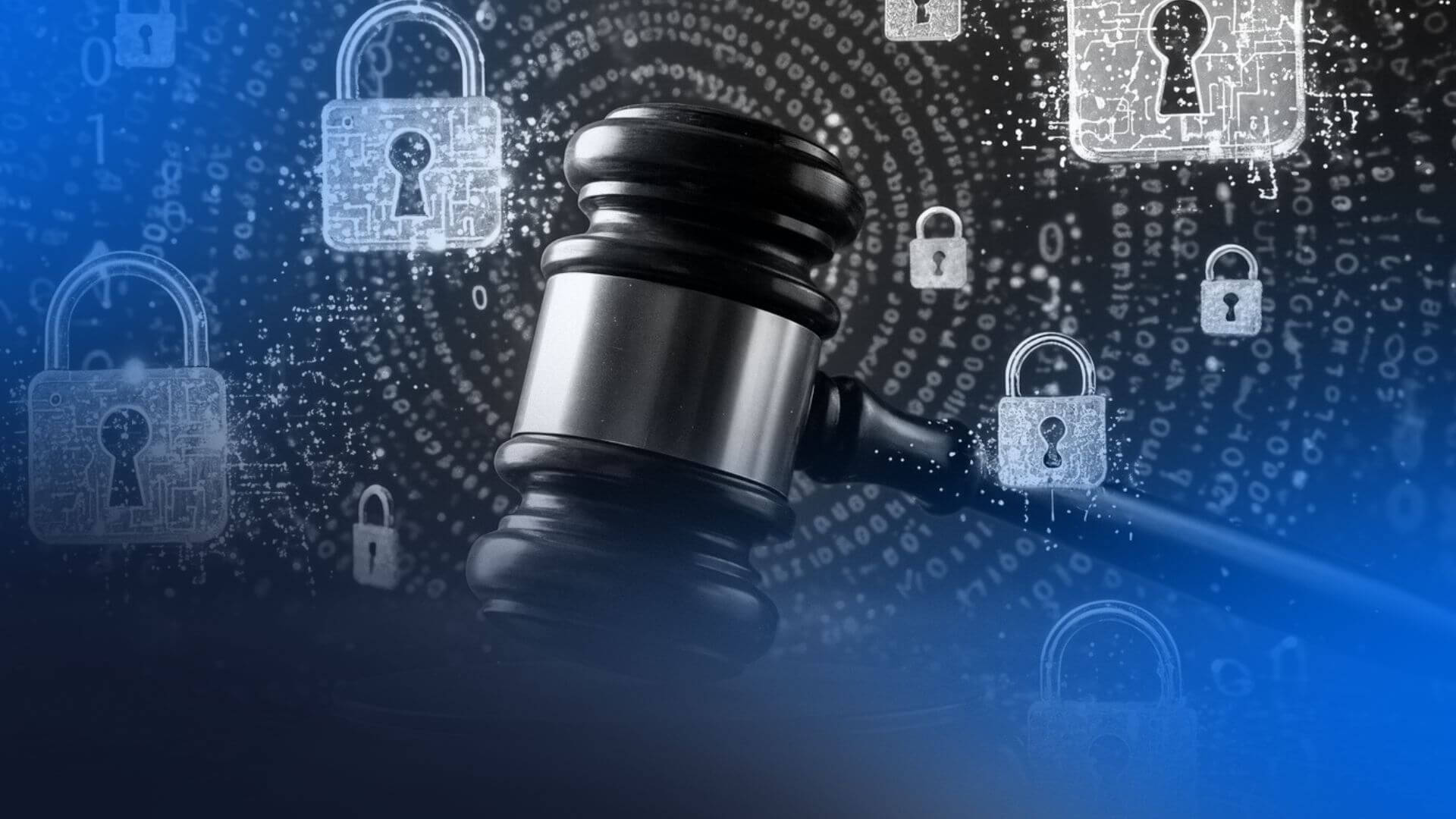 Martelo de juiz sobreposto a ícones digitais de cadeados, representando segurança da informação e leis de proteção de dados.